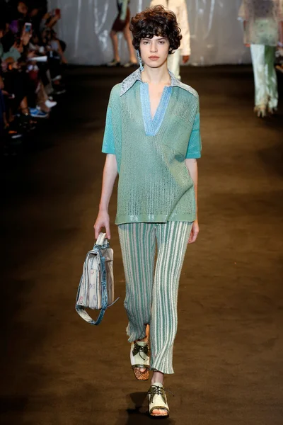 Look 5